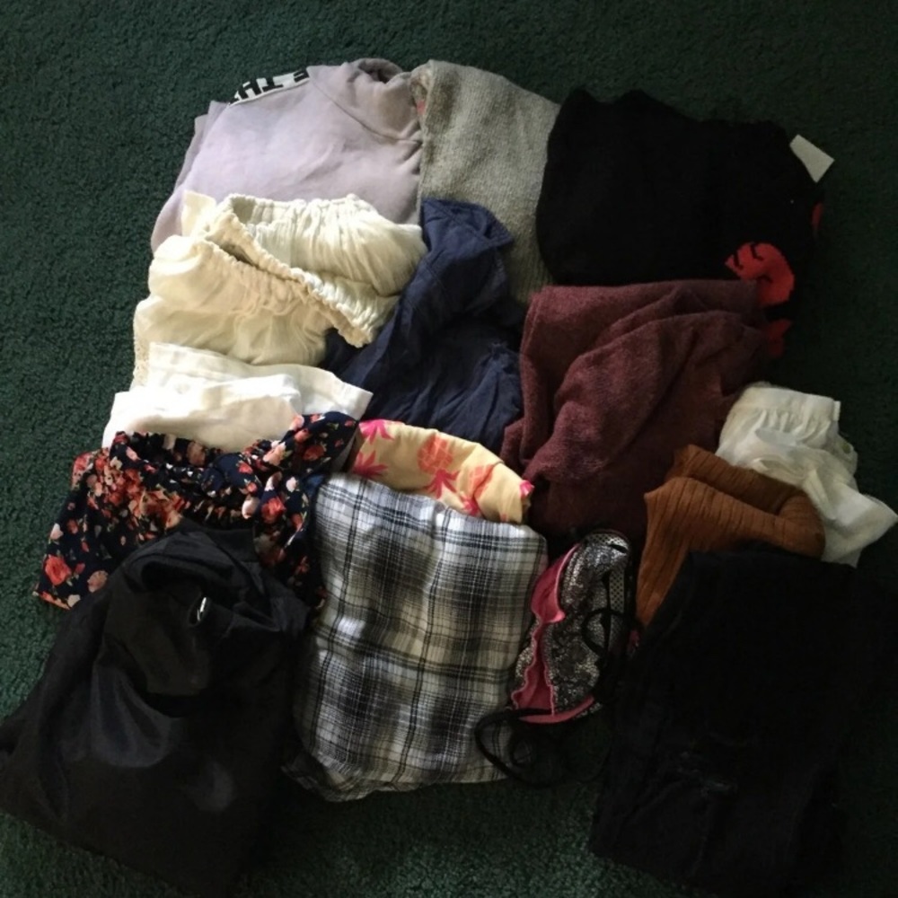 15+ pieces of clothing size small-medium women’s